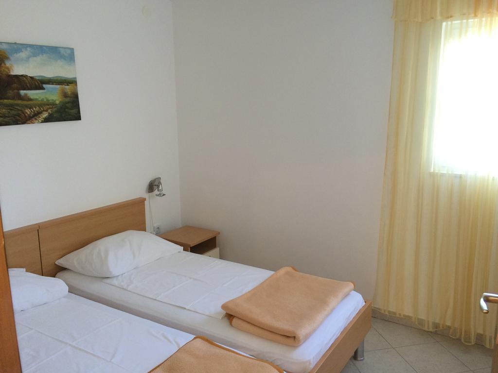 Apartment Kolundzic 诺维·维诺多尔斯基 客房 照片